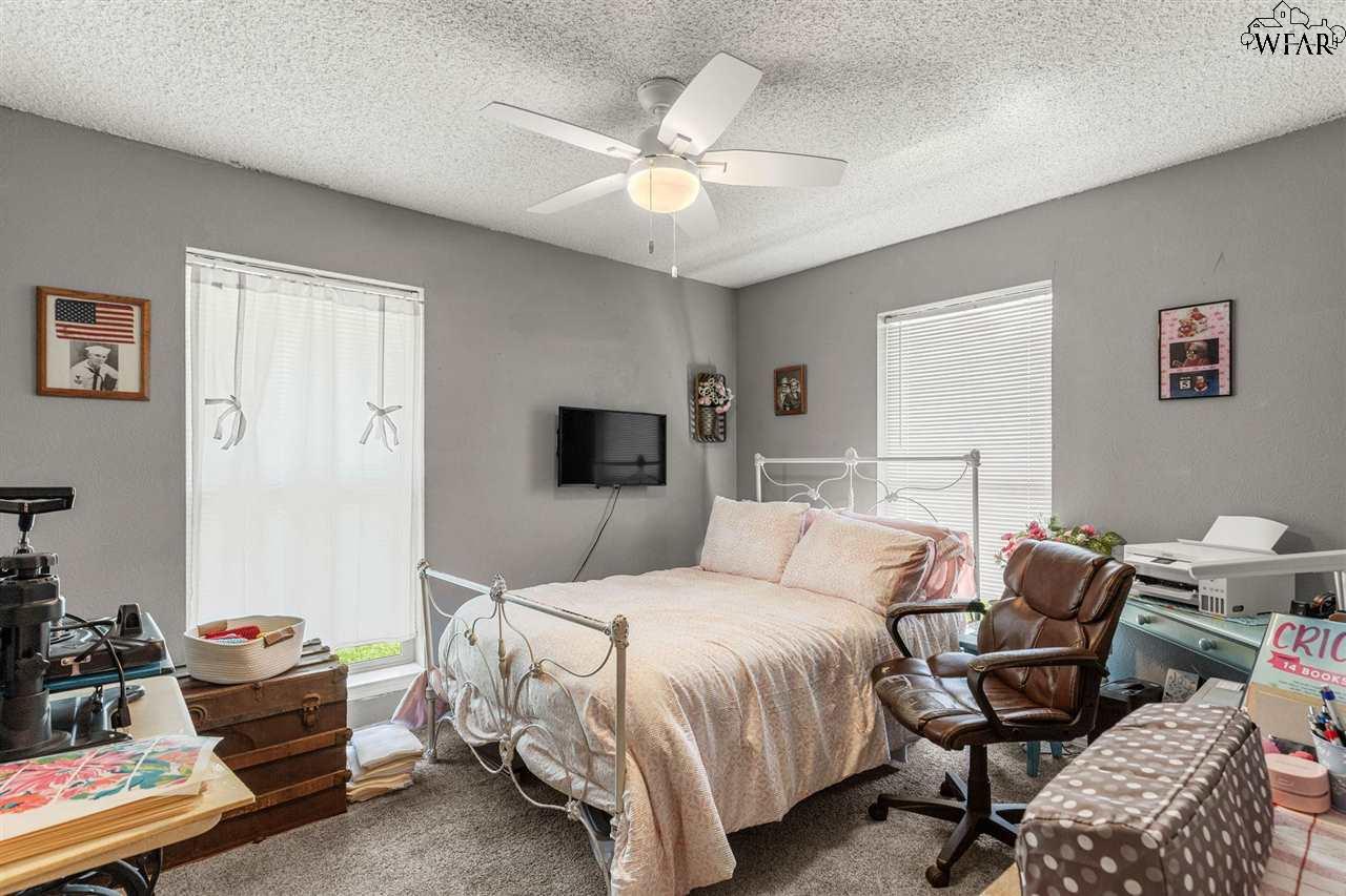 912 S Oak Street, Archer City, Texas image 21
