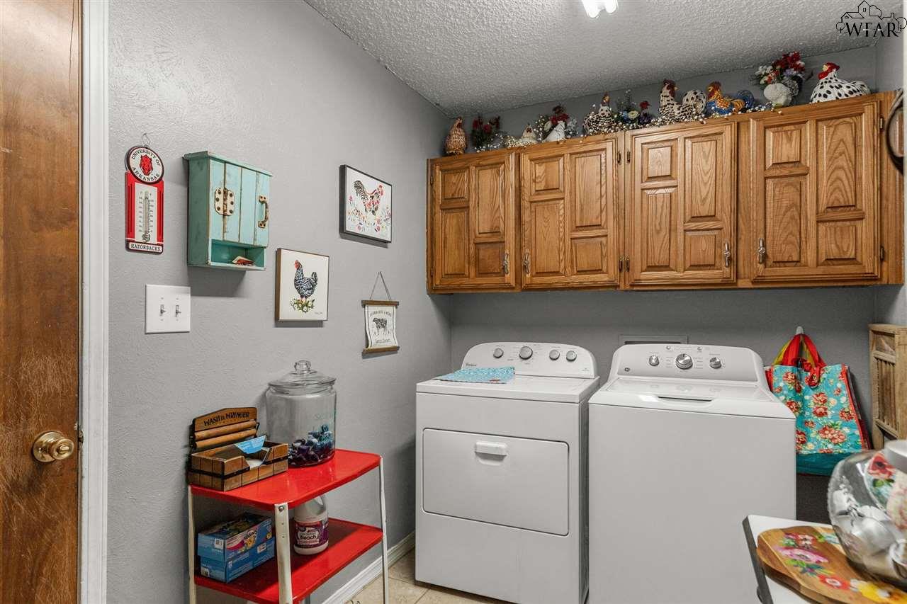 912 S Oak Street, Archer City, Texas image 25