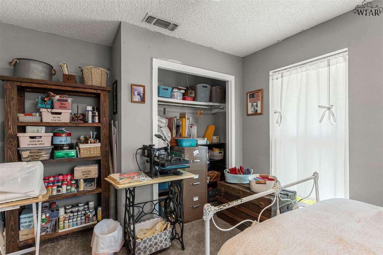 912 S Oak Street, Archer City, Texas image 22