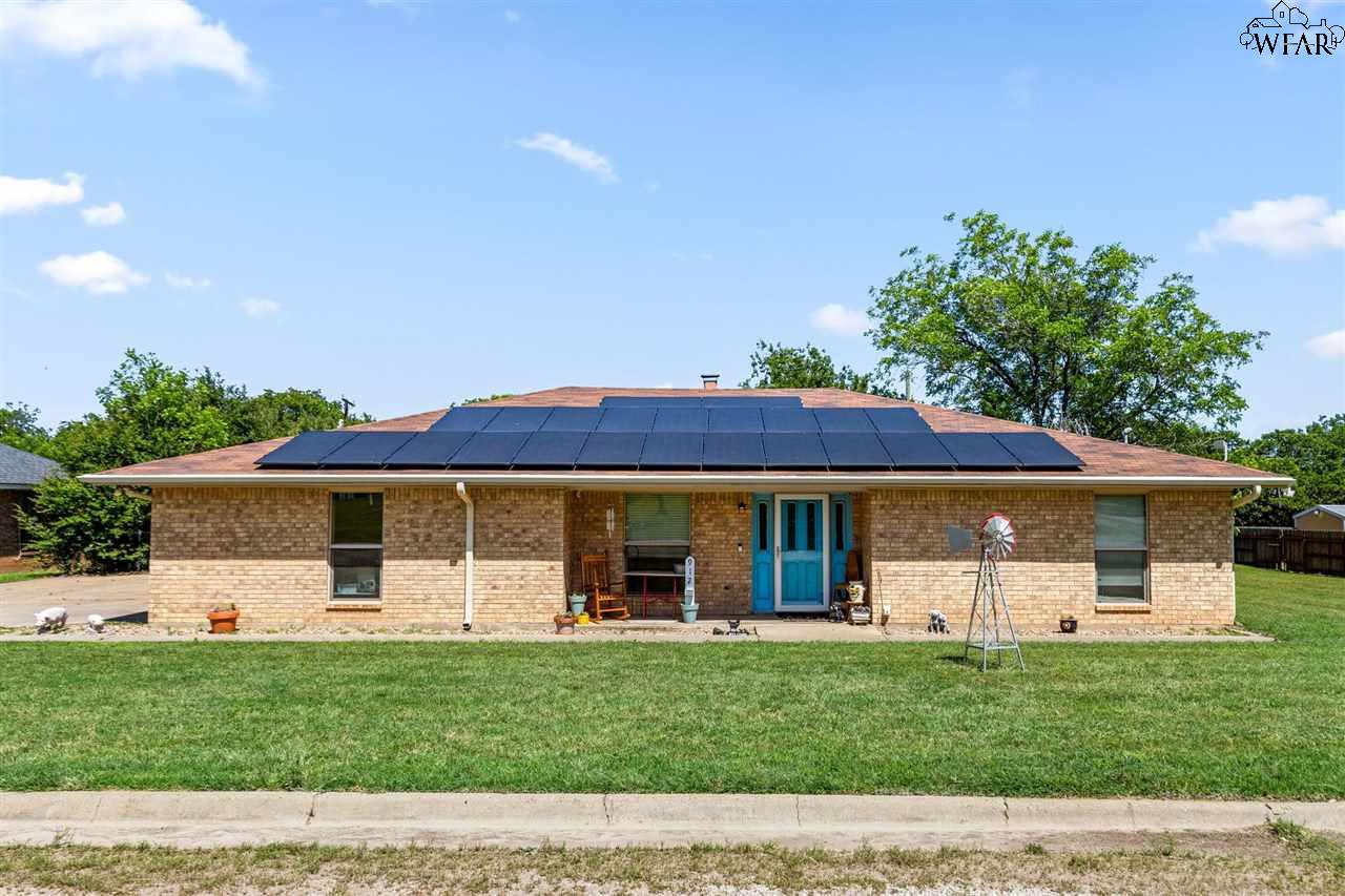 912 S Oak Street, Archer City, Texas image 2