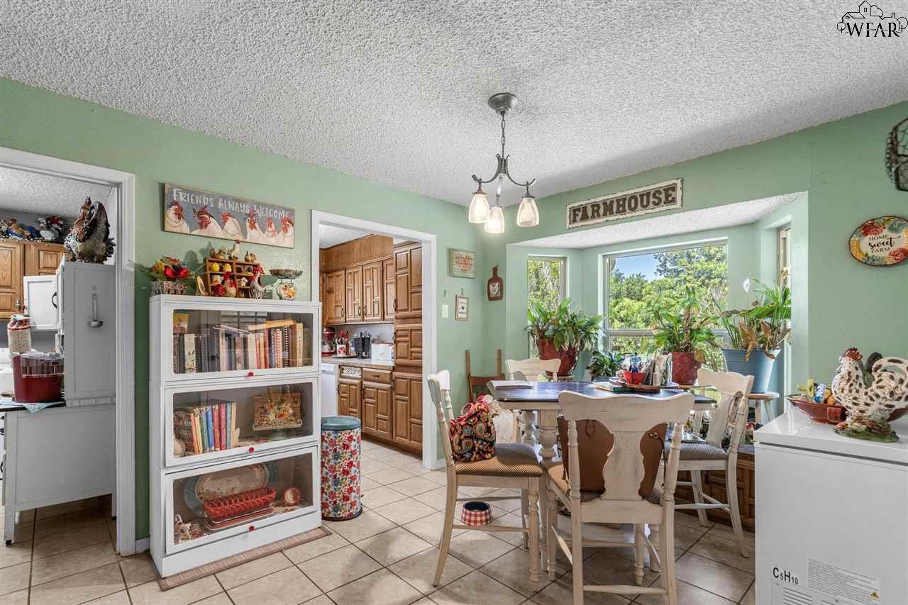 912 S Oak Street, Archer City, Texas image 10