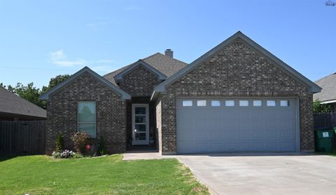 Homes For Sale - 320 Mariners Way<br/> Wichita Falls, TX 76310