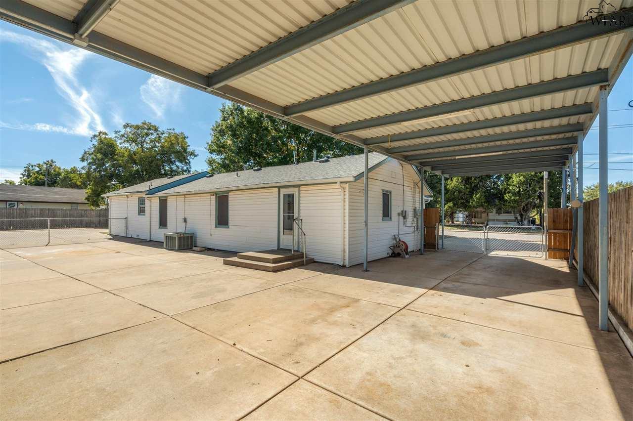 406 S Preston Road, Burkburnett, Texas image 24