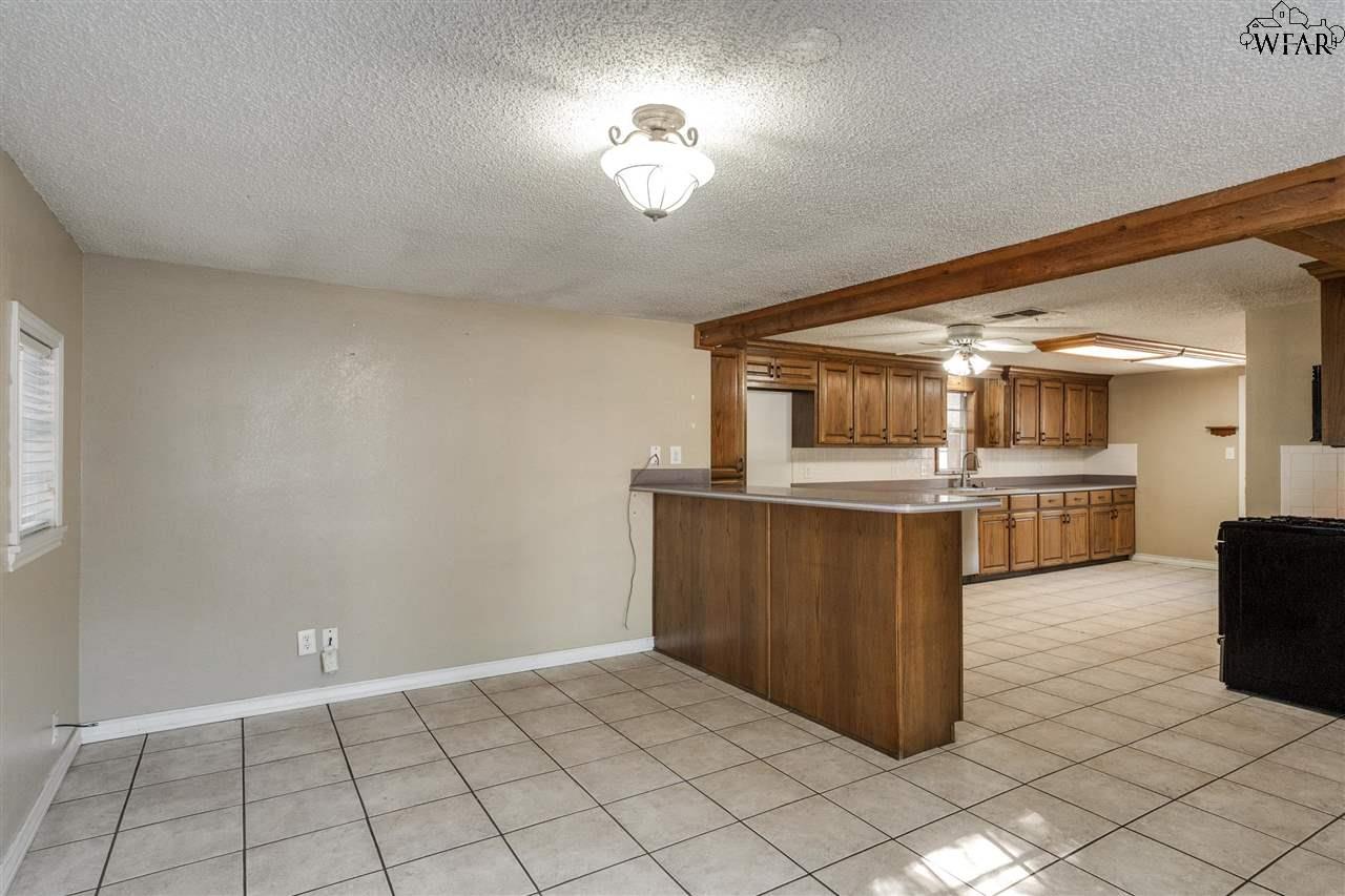 406 S Preston Road, Burkburnett, Texas image 10