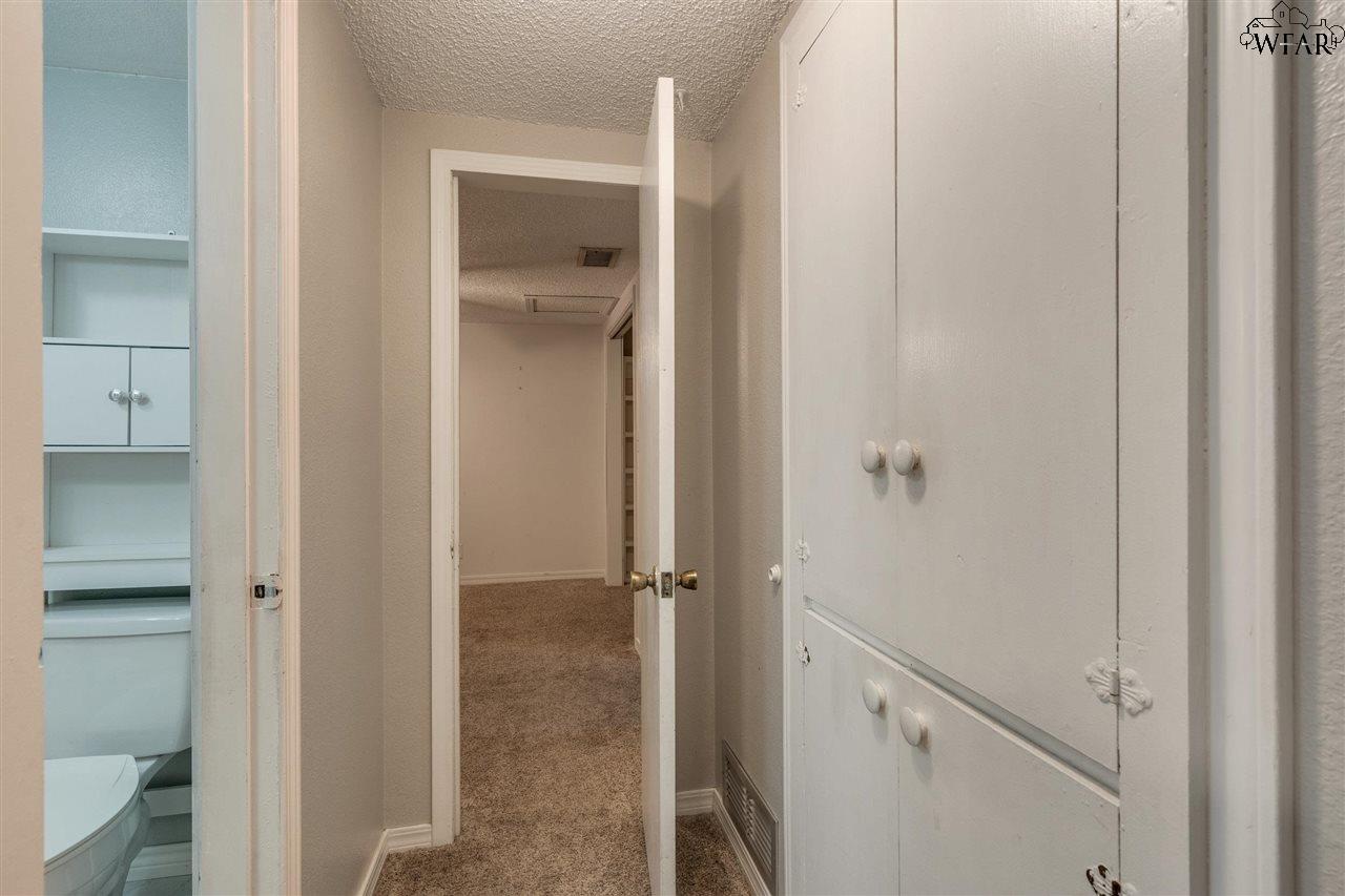406 S Preston Road, Burkburnett, Texas image 20
