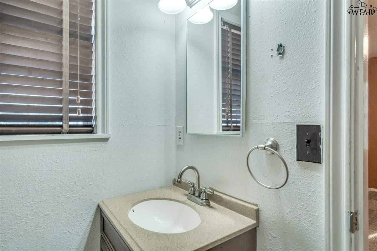 406 S Preston Road, Burkburnett, Texas image 17
