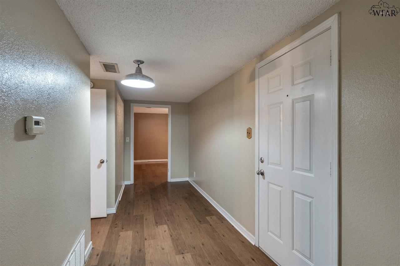 406 S Preston Road, Burkburnett, Texas image 3