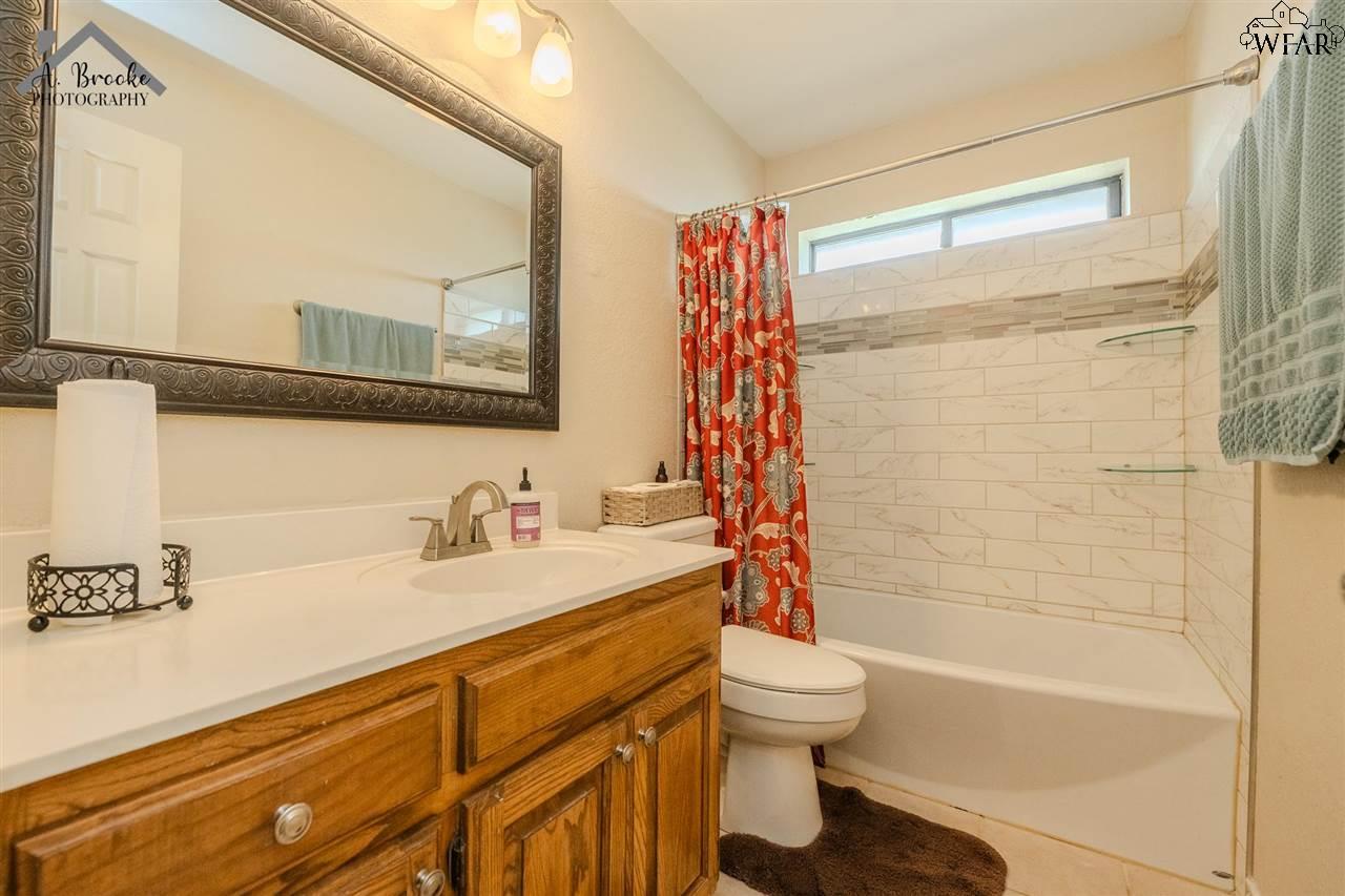 1318 Parliament Street, Burkburnett, Texas image 19