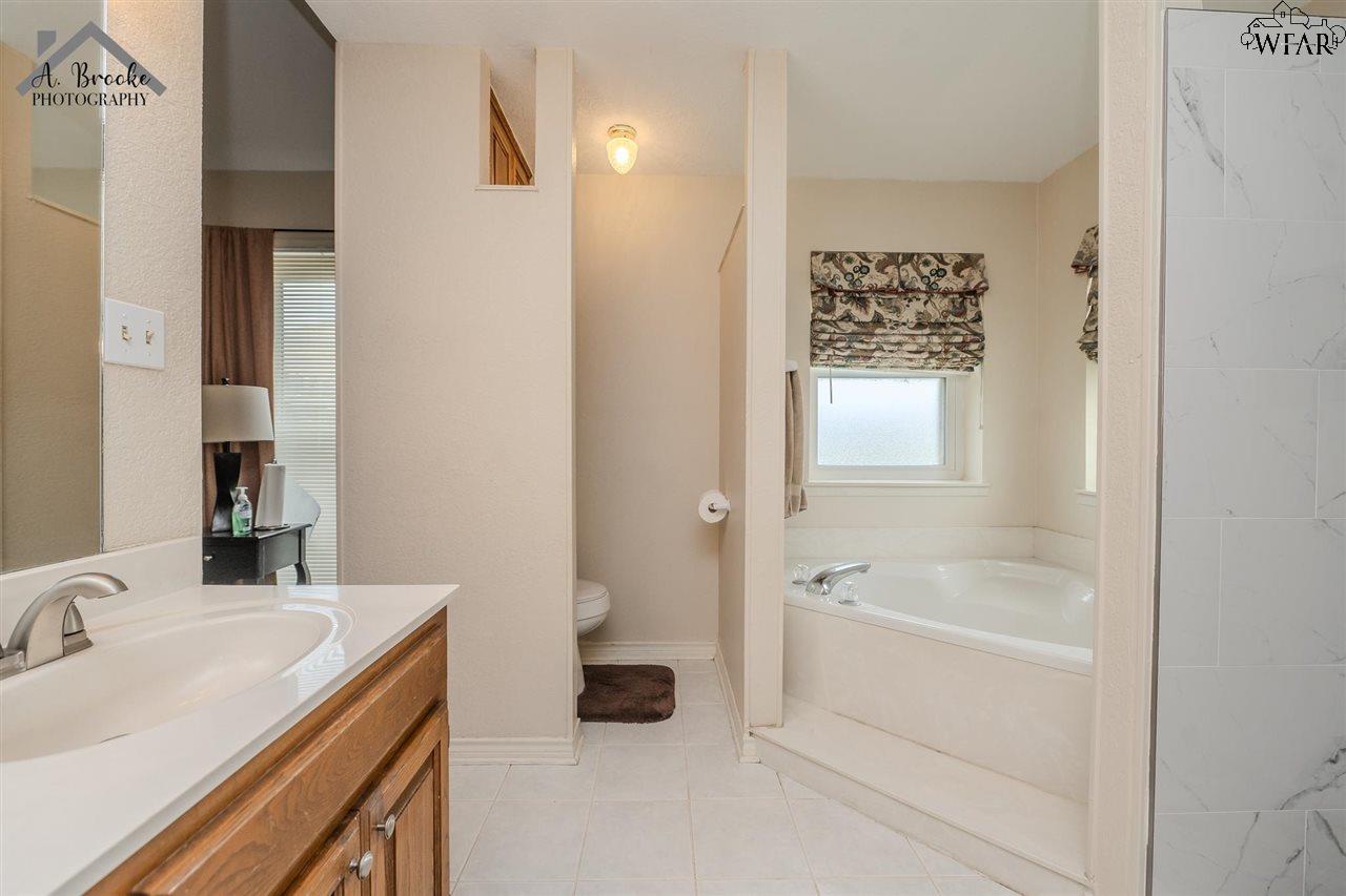 1318 Parliament Street, Burkburnett, Texas image 14