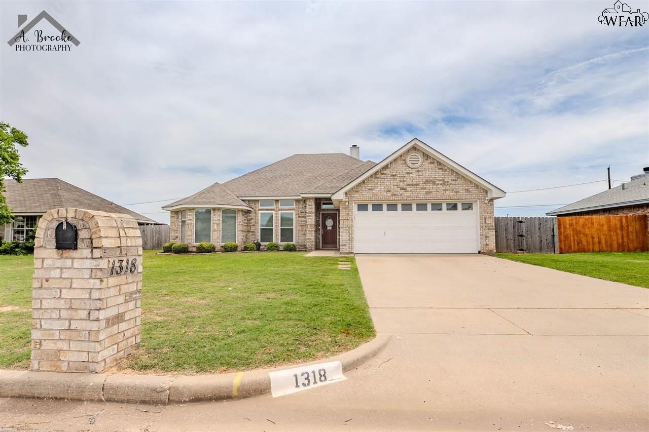 1318 Parliament Street, Burkburnett, Texas image 2