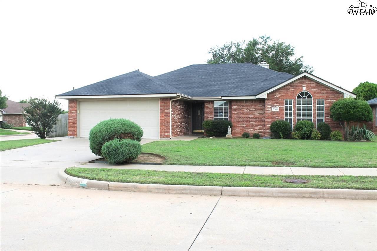 5301 Pepperbush Drive, Wichita Falls, Texas image 1