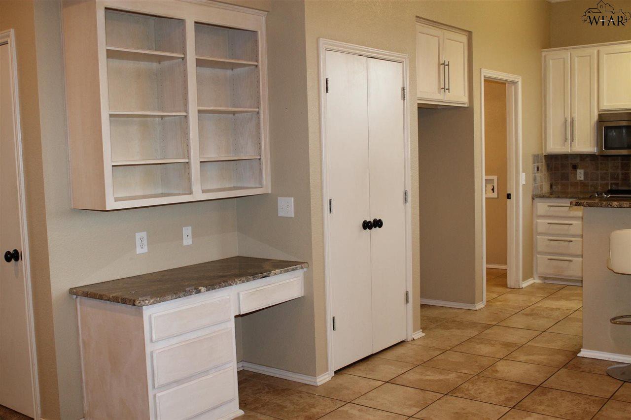 5301 Pepperbush Drive, Wichita Falls, Texas image 10