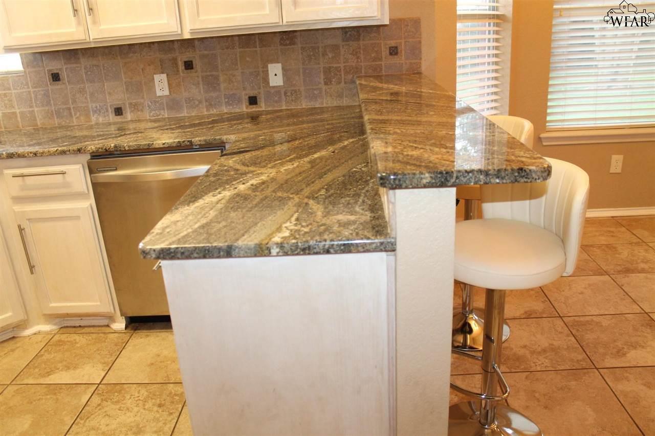 5301 Pepperbush Drive, Wichita Falls, Texas image 6