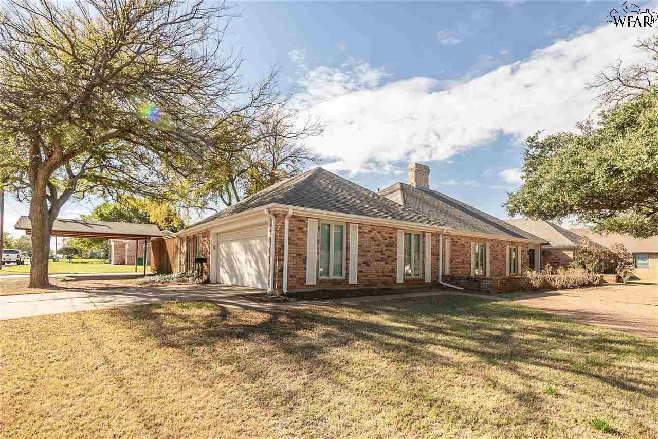 603 W Omega Street, Henrietta, Texas image 2