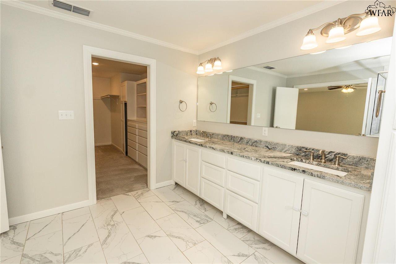 603 W Omega Street, Henrietta, Texas image 17