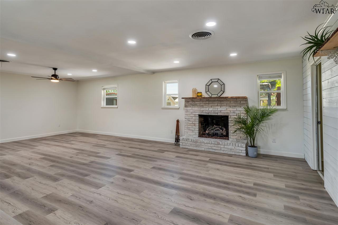 600 S Walnut Street, Holliday, Texas image 10