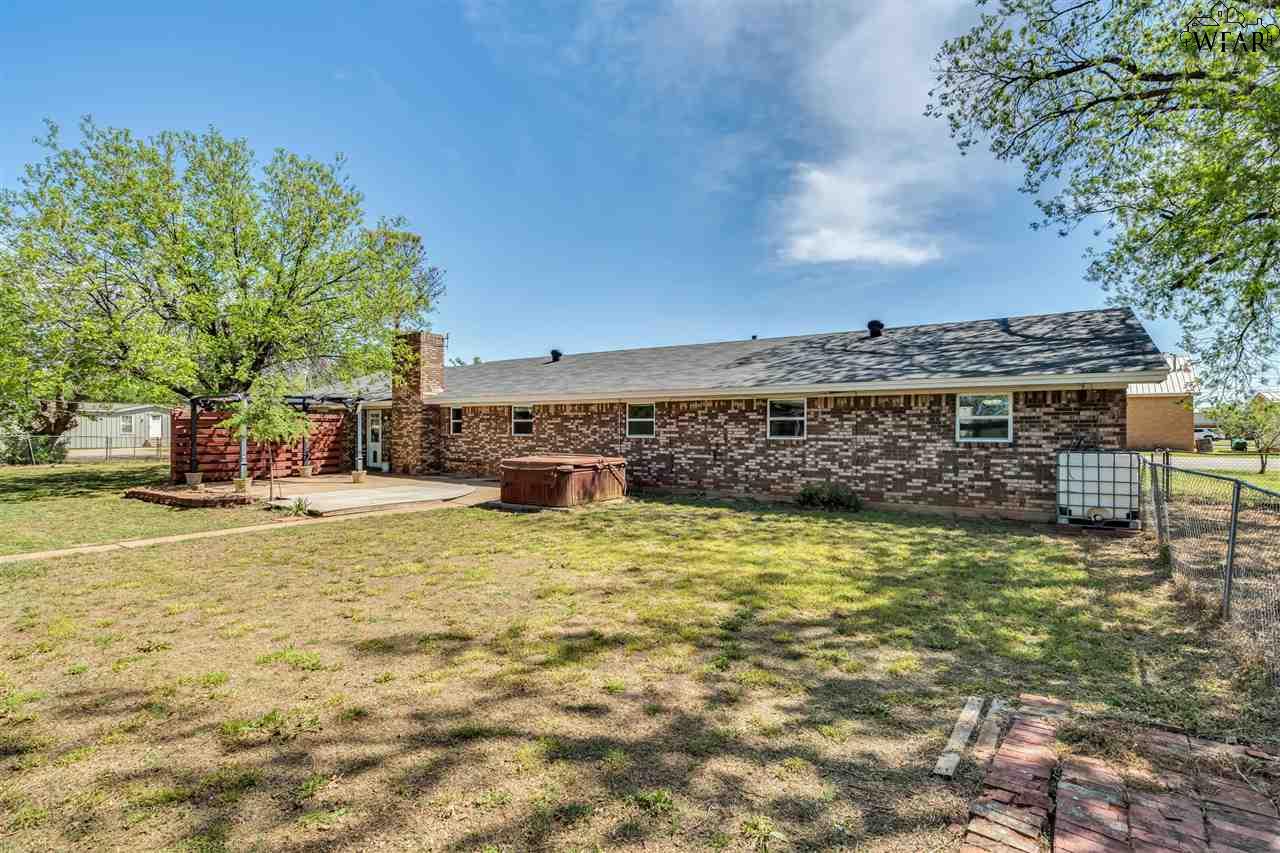 600 S Walnut Street, Holliday, Texas image 27