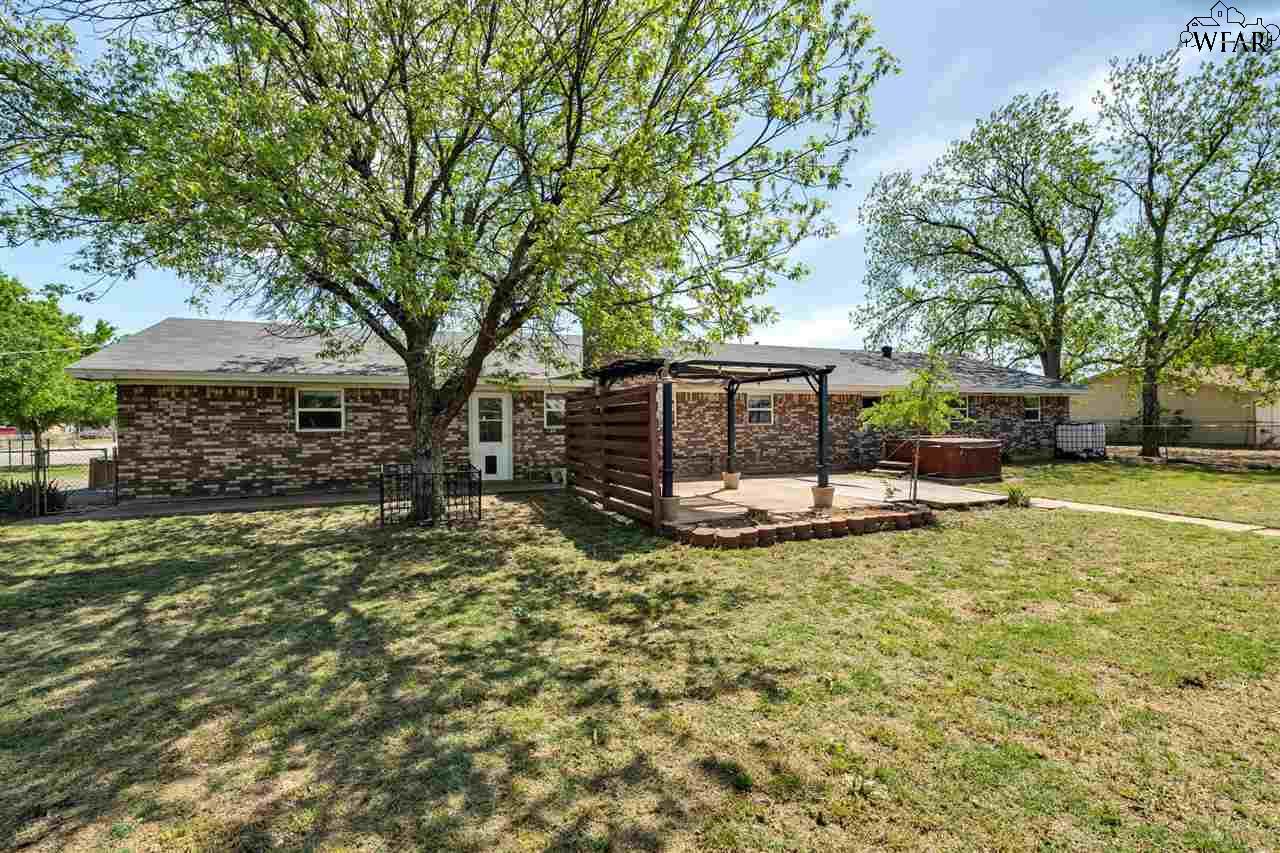 600 S Walnut Street, Holliday, Texas image 28