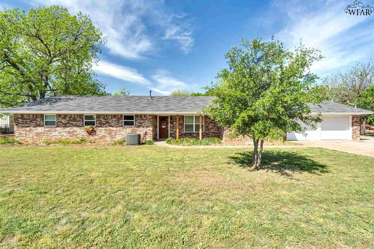 600 S Walnut Street, Holliday, Texas image 1