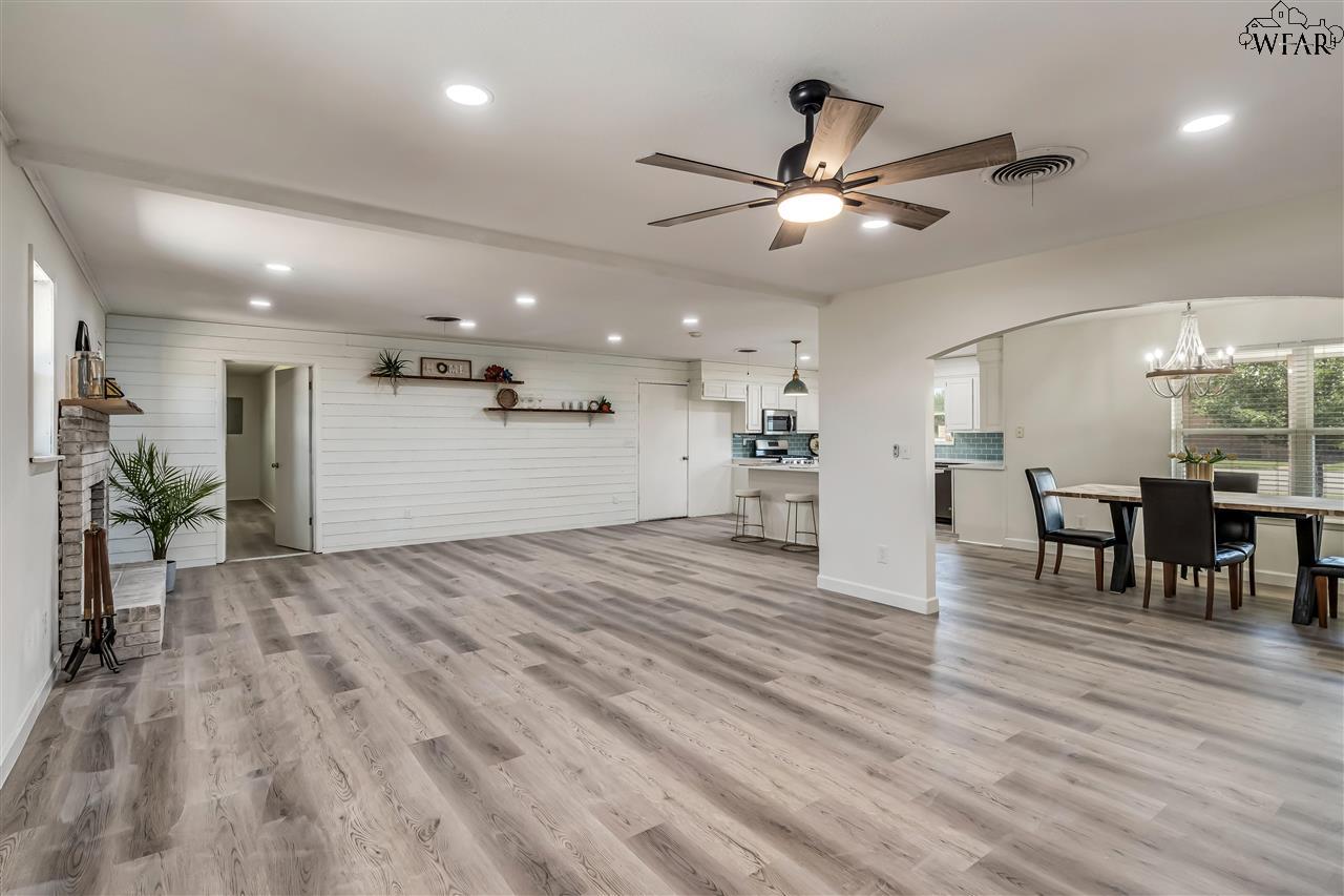 600 S Walnut Street, Holliday, Texas image 12