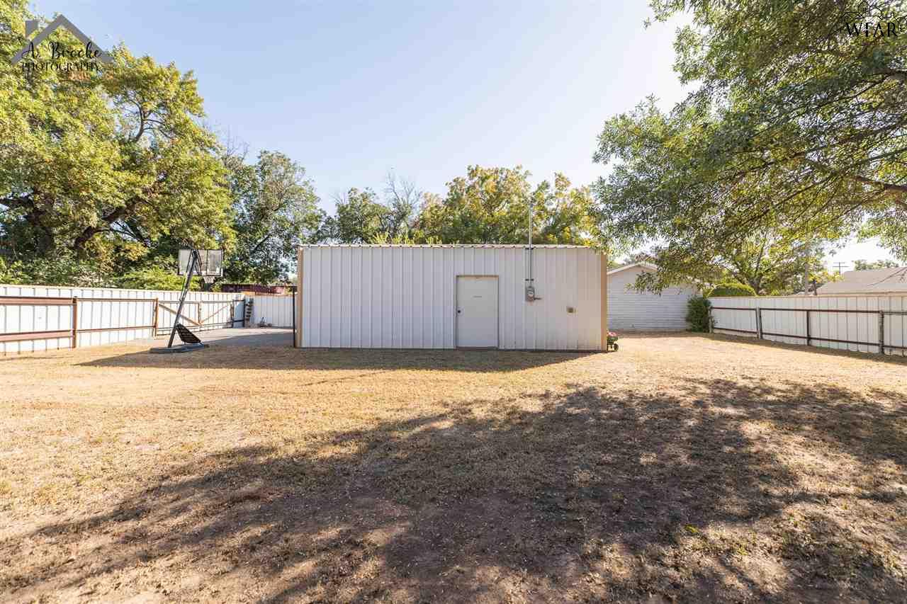 304 E Spring Street, Henrietta, Texas image 24