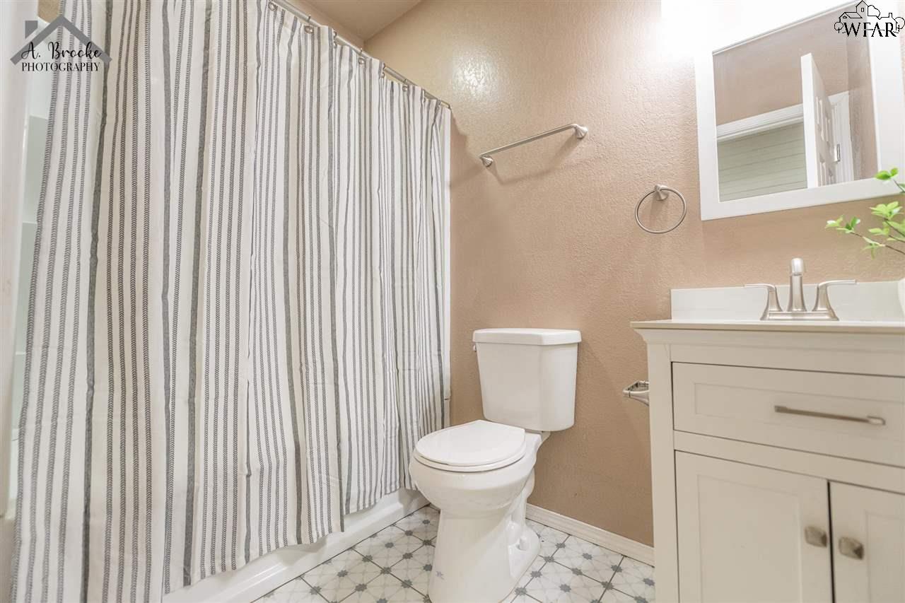 304 E Spring Street, Henrietta, Texas image 18