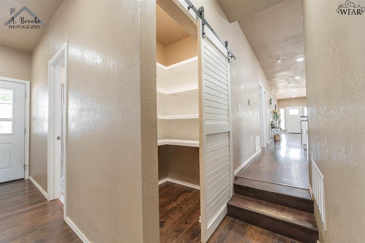 304 E Spring Street, Henrietta, Texas image 15