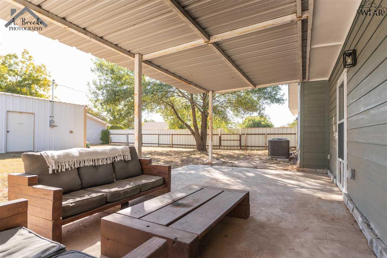 304 E Spring Street, Henrietta, Texas image 22