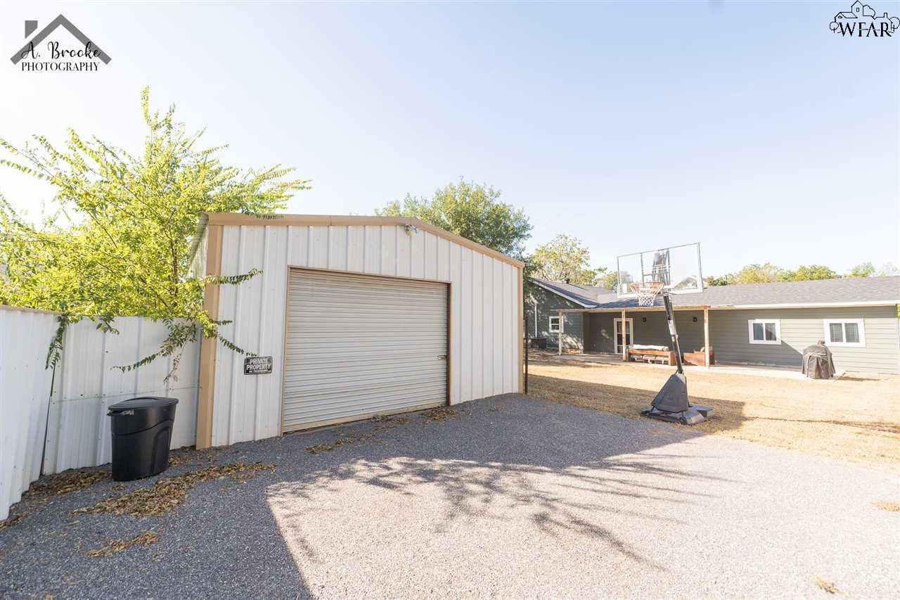 304 E Spring Street, Henrietta, Texas image 25