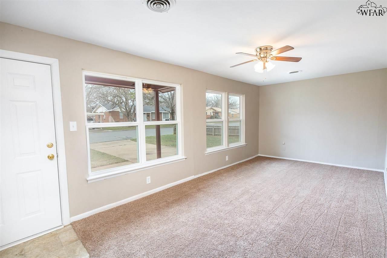 1201 Shady Lane, Burkburnett, Texas image 5