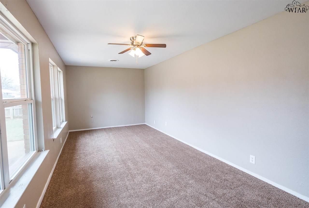 1201 Shady Lane, Burkburnett, Texas image 6