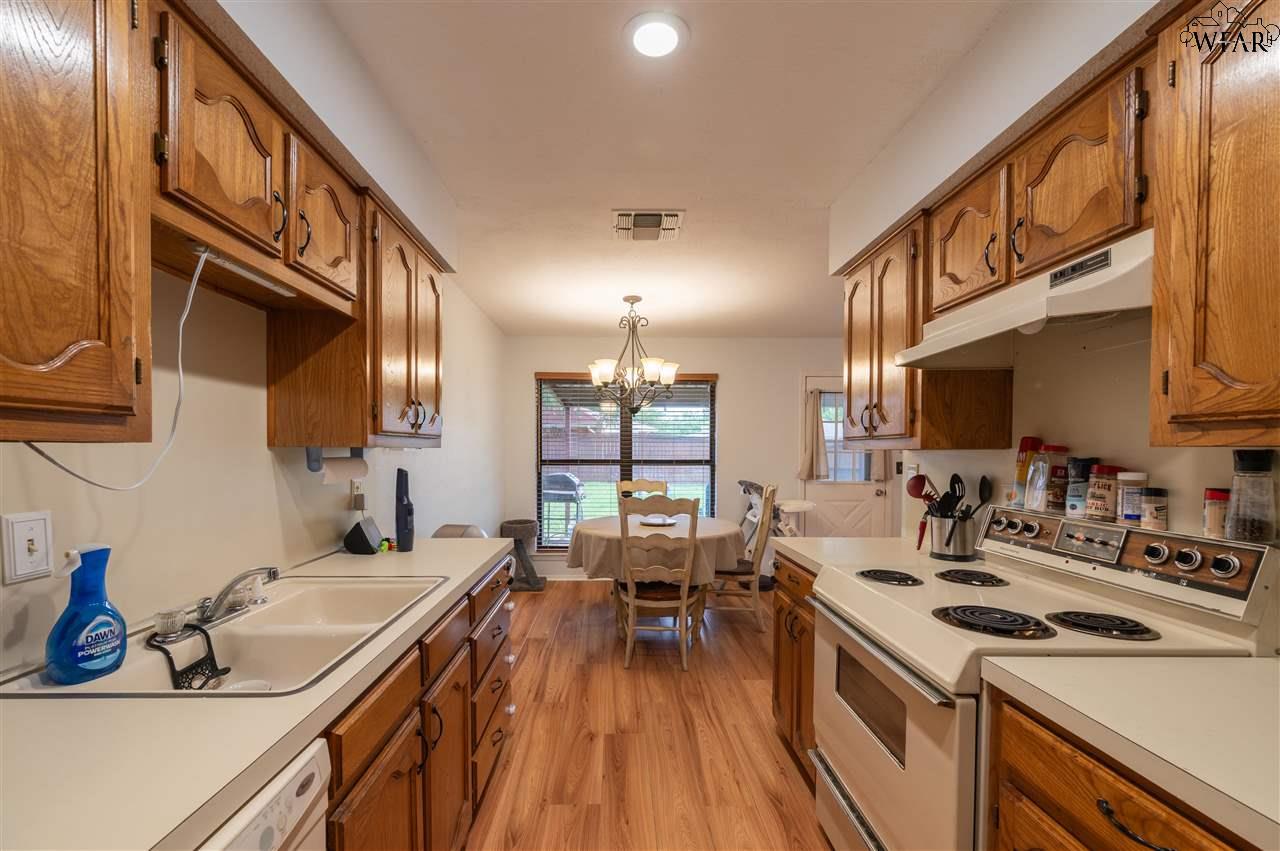 5104 Wildflower Lane, Wichita Falls, Texas image 8
