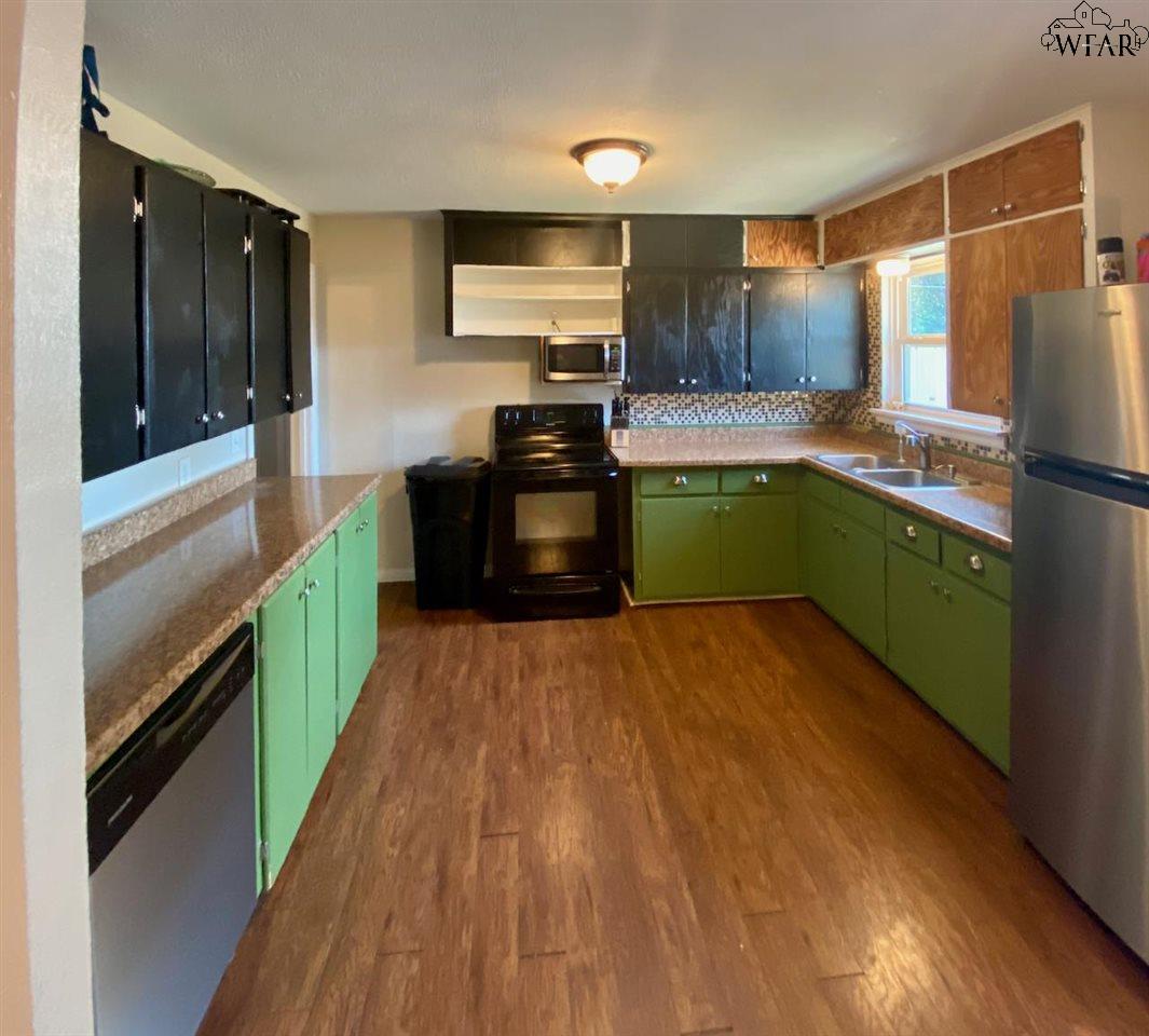 100 Linden Street, Burkburnett, Texas image 2