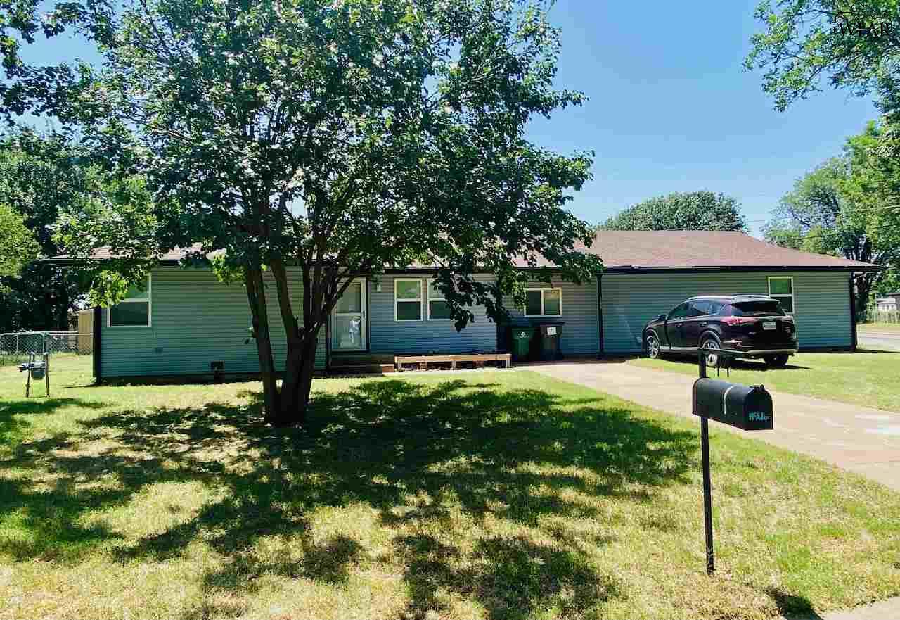 100 Linden Street, Burkburnett, Texas image 1