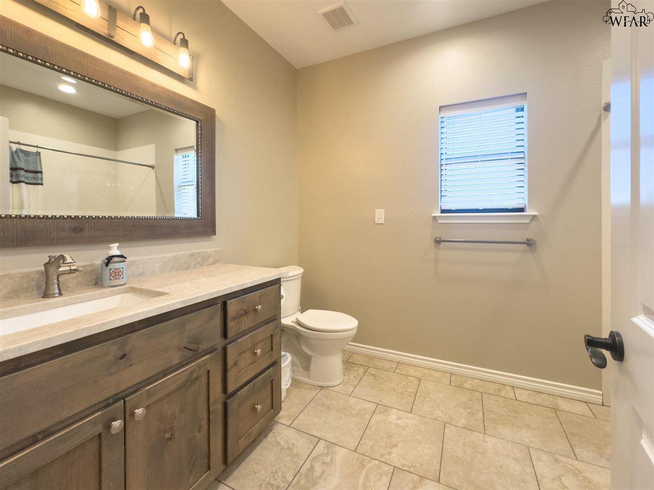 4502 Foster Road, Vernon, Texas image 23
