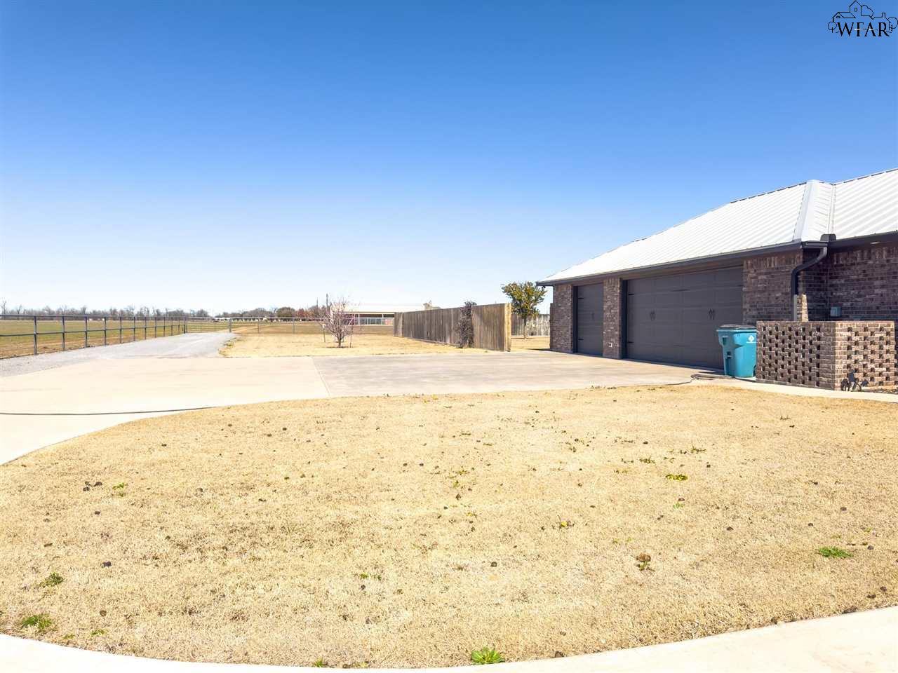 4502 Foster Road, Vernon, Texas image 4