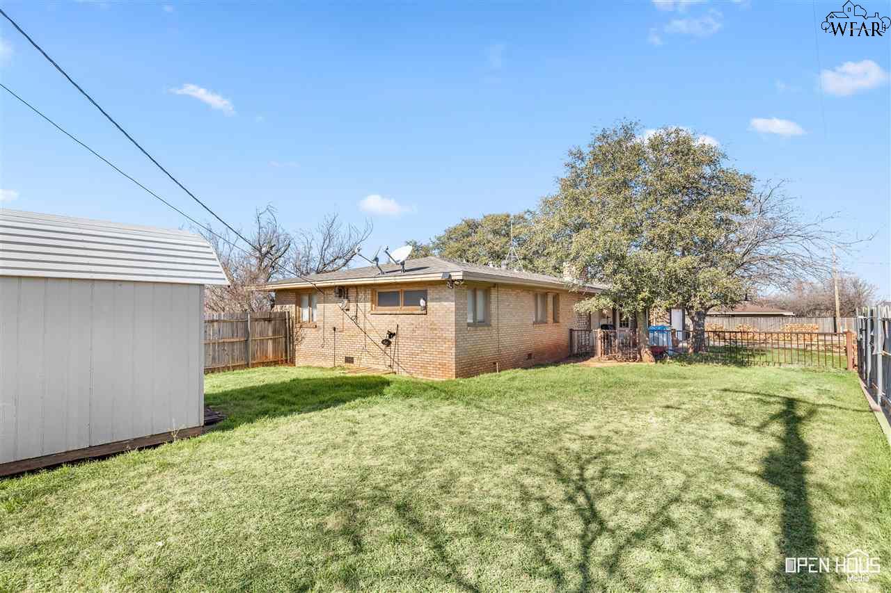 700 S Bailey Street, Electra, Texas image 24