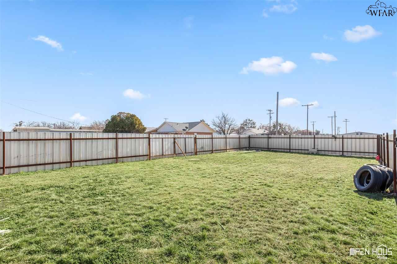 700 S Bailey Street, Electra, Texas image 27