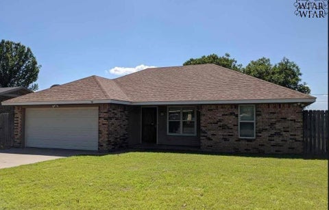 Homes For Rent - 1204 Lisa Lane<br/> Wichita County, Burkburnett, TX 76354
