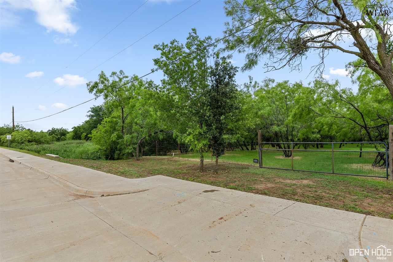 Taft Boulevard, Wichita Falls, Texas image 27