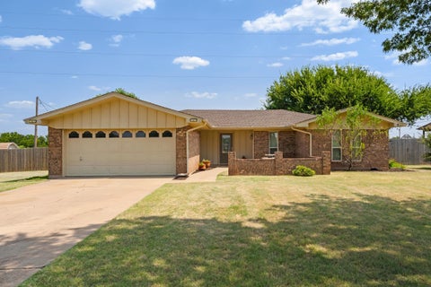 Homes For Sale - 109 Royal Road<br/> Archer County, Wichita Falls, TX 76308