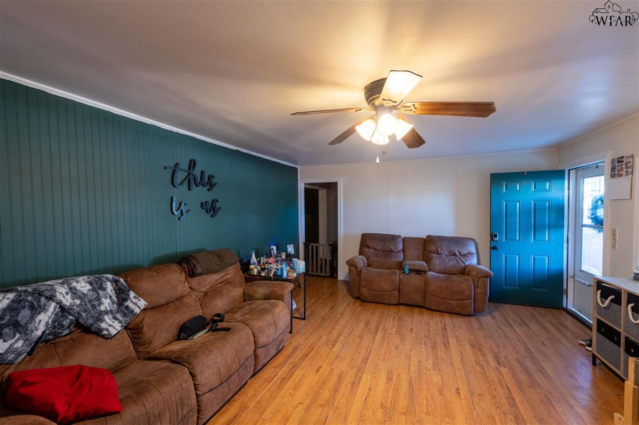 507 Tremont St, Byers, Texas image 22