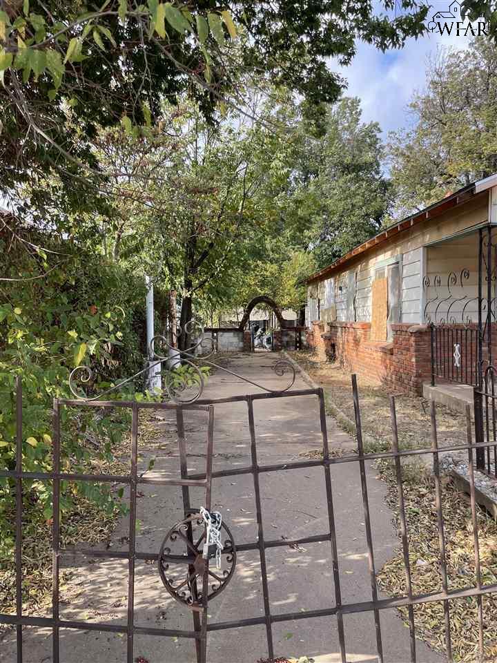 302 Martin Luther King Jr Blv, Wichita Falls, Texas image 2