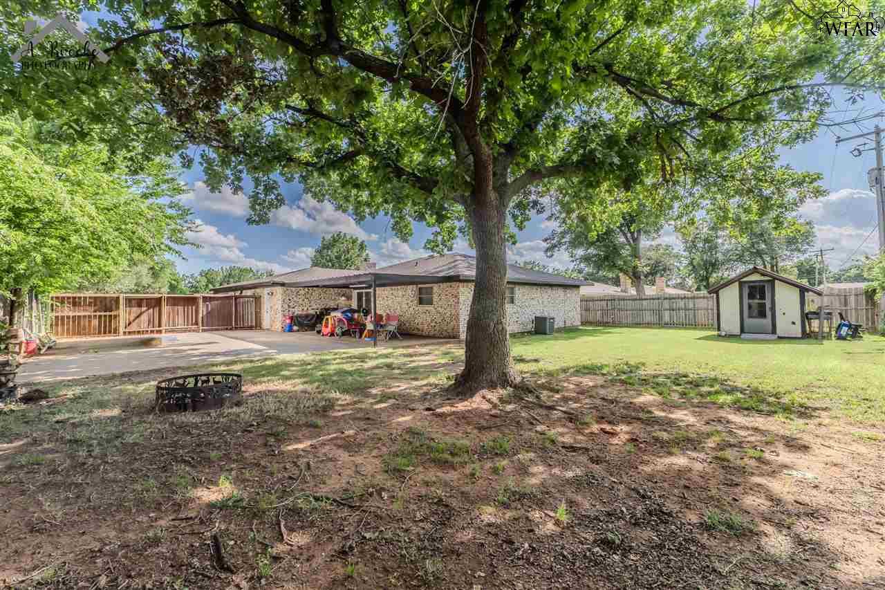 2106 E Crafton Street, Henrietta, Texas image 29