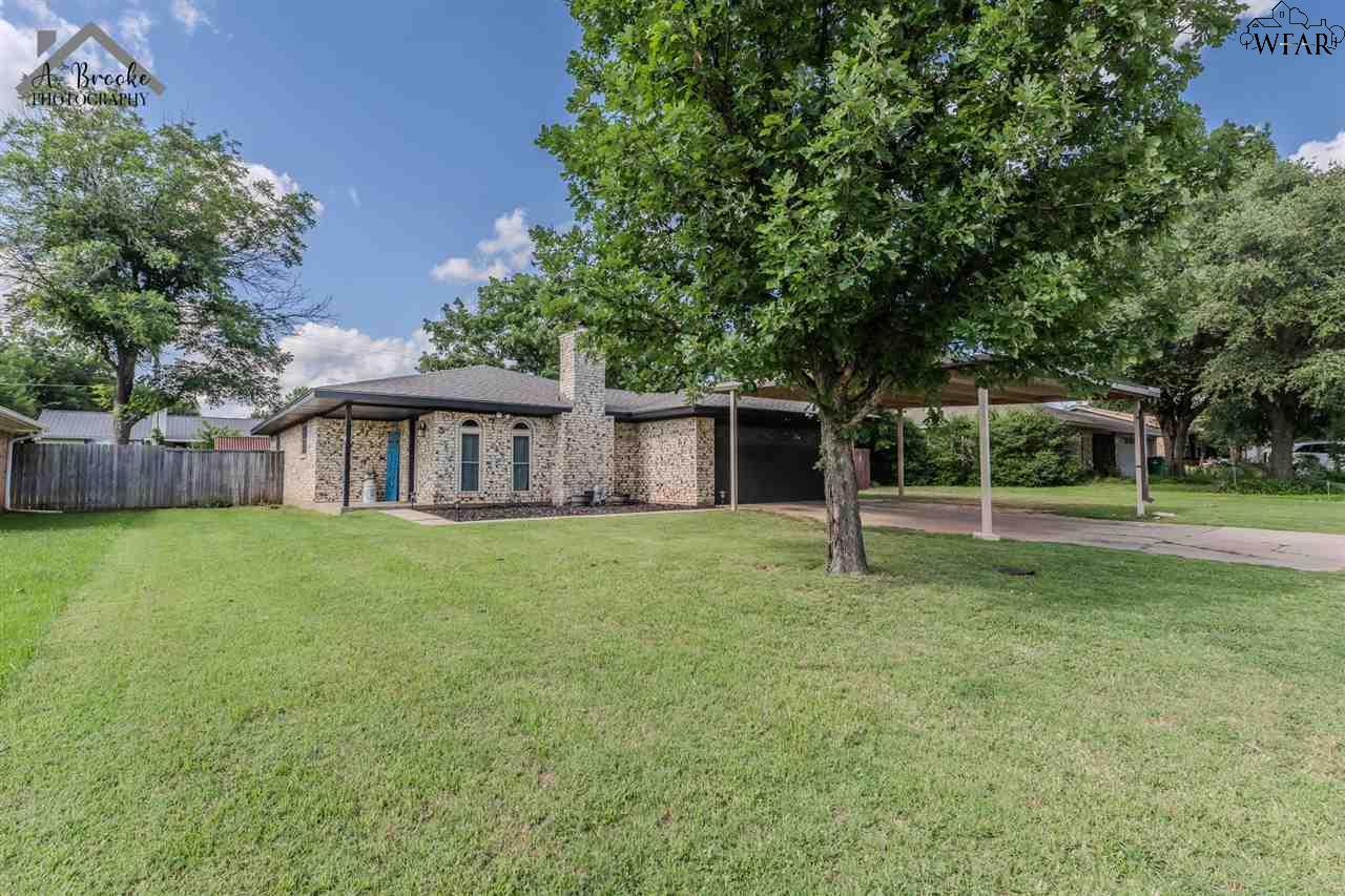 2106 E Crafton Street, Henrietta, Texas image 1