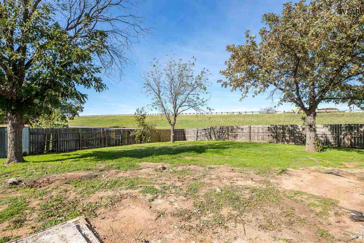 1133 W Louisa Avenue, Iowa Park, Texas image 24