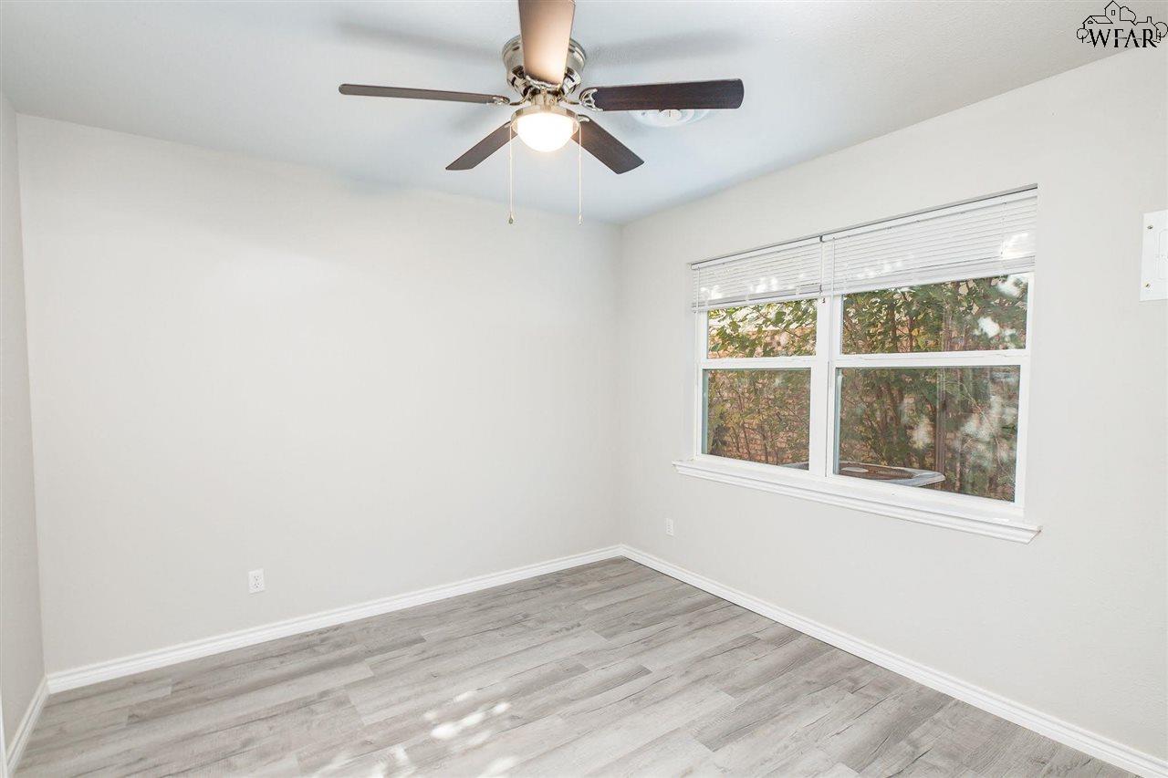 1133 W Louisa Avenue, Iowa Park, Texas image 16