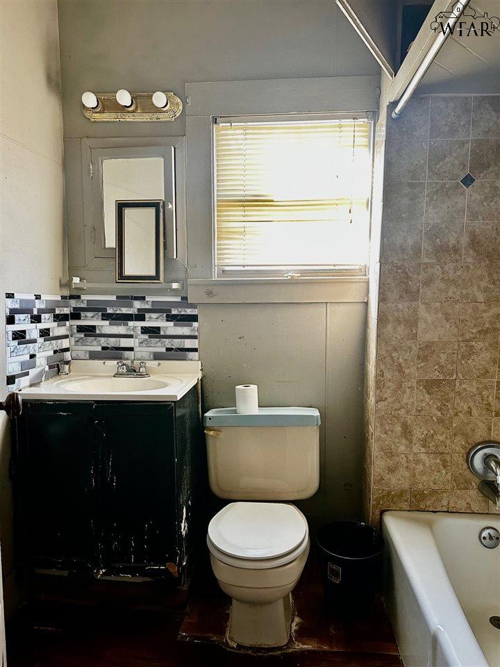 608 N Electra Street, Electra, Texas image 5