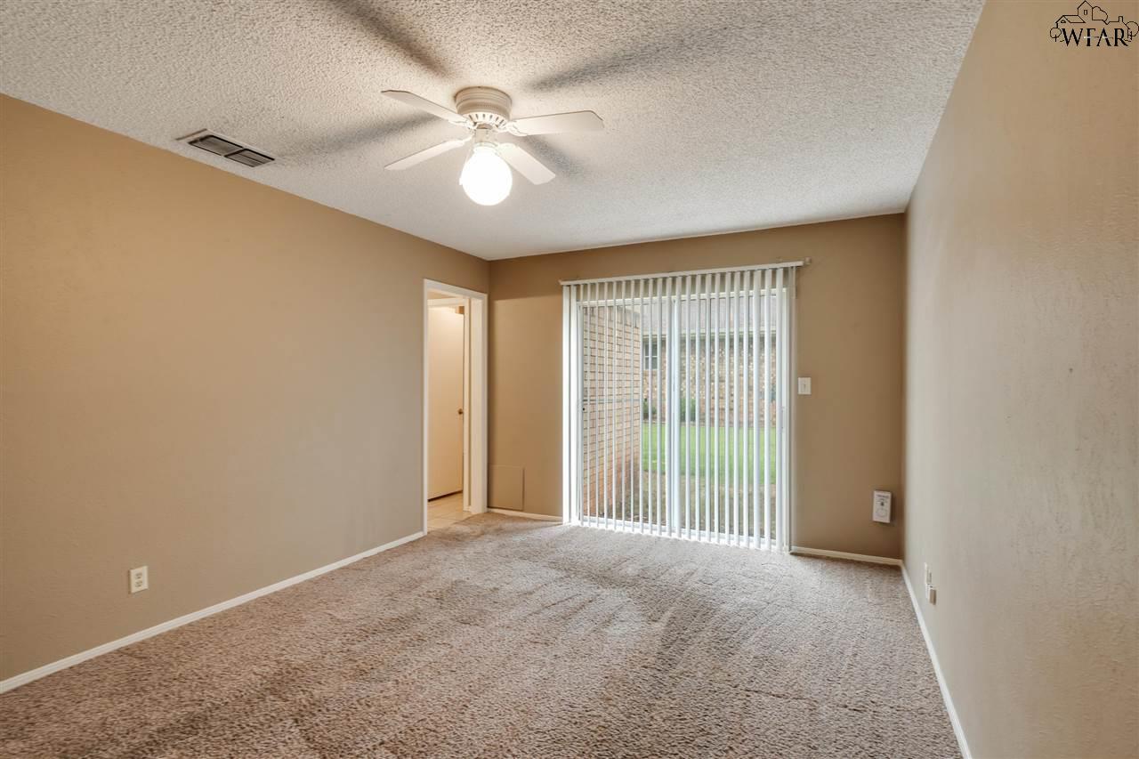 1702 Meadowcliff Drive, Wichita Falls, Texas image 16