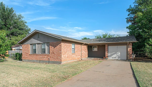 1411 NORMANDY DR, WICHITA FALLS, TX 76301 - Image da4800ee8390287e4e68d038294daefe/2701571629